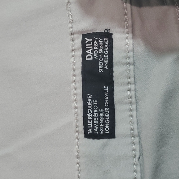 Buffalo David Bitton Grey Daily Mid Rise Stretch Skinny Ankle Grazer Jean Size 8 - Picture 3 of 5